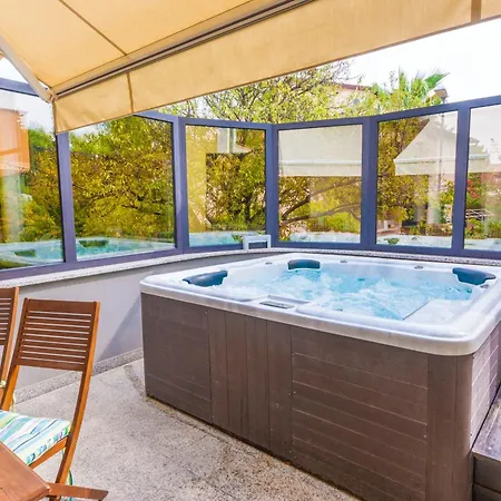 Vikendica Nila, A Charming Just A Short Walk Away From The