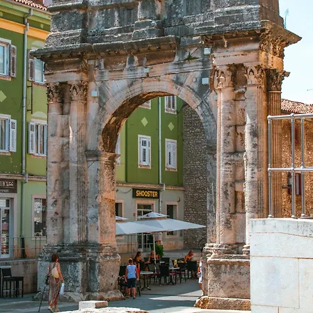 Nila, A Charming Just A Short Walk Away From The * Premantura