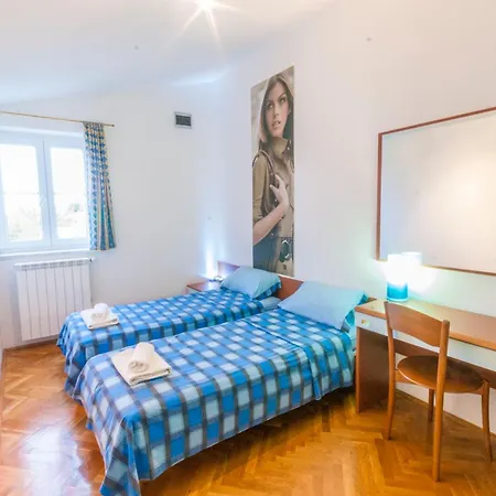 Nila, A Charming Just A Short Walk Away From The Holiday home