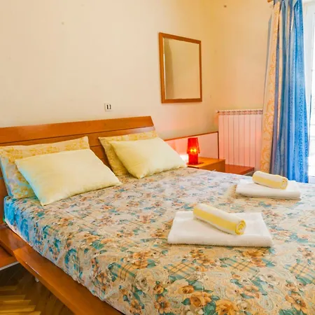 Nila, A Charming Just A Short Walk Away From The Holiday home